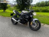 TRIUMPH STREET TRIPLE 675