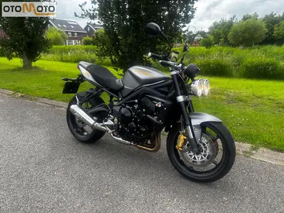 TRIUMPH STREET TRIPLE 675 – foto 3