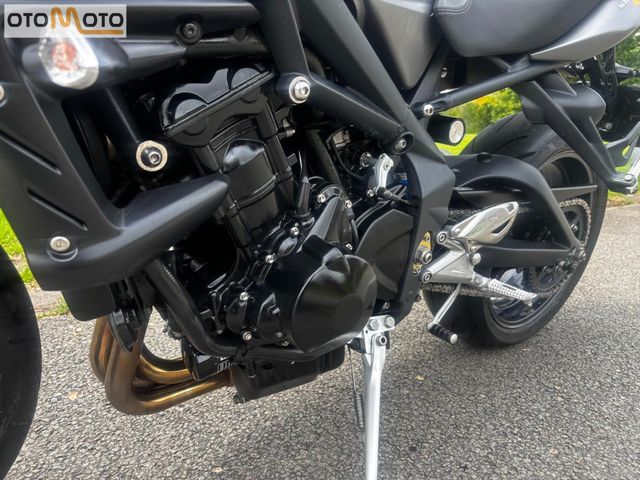 triumph - street-triple-675