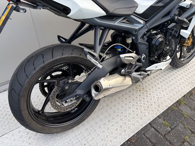 triumph - street-triple-675