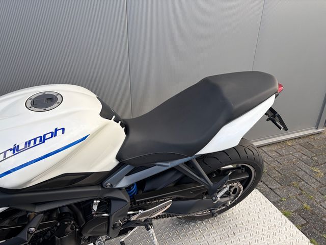 triumph - street-triple-675