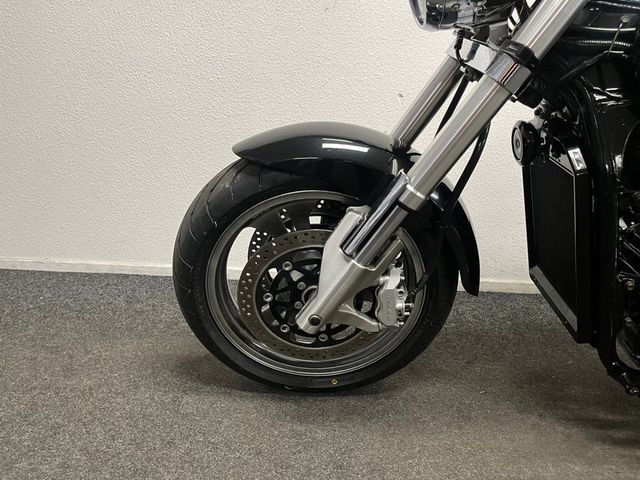 suzuki - vz-1600-marauder