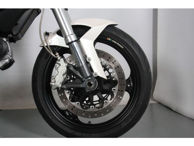 ducati - monster-696