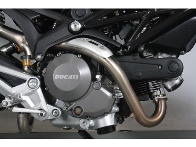 ducati - monster-696