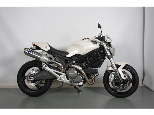 ducati - monster-696