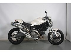 DUCATI MONSTER 696