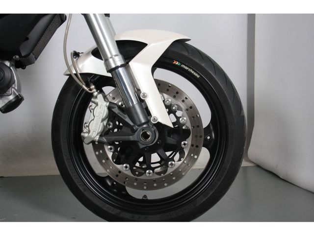 ducati - monster-696