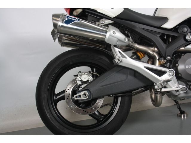 ducati - monster-696