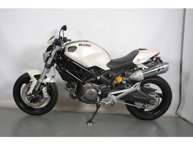 ducati - monster-696