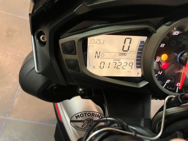 triumph - street-triple-r-low-ride-height
