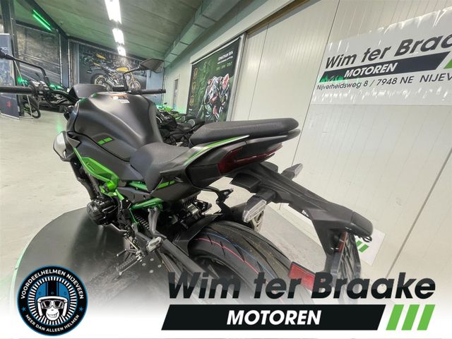 kawasaki - z900