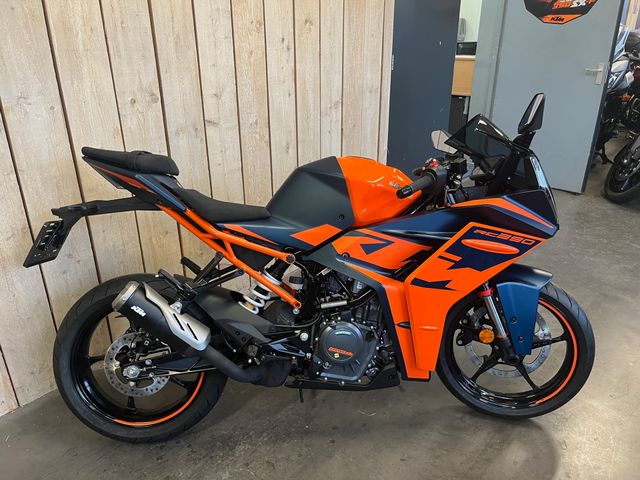 ktm - rc-390