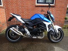 SUZUKI GSR 750 A