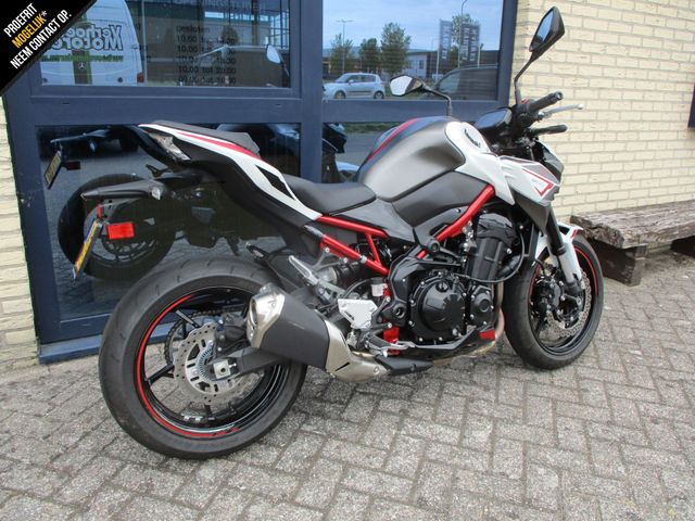 kawasaki - z900
