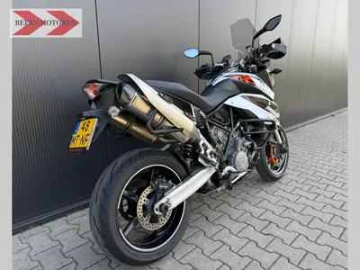 KTM 990 SUPERMOTO T – foto 3
