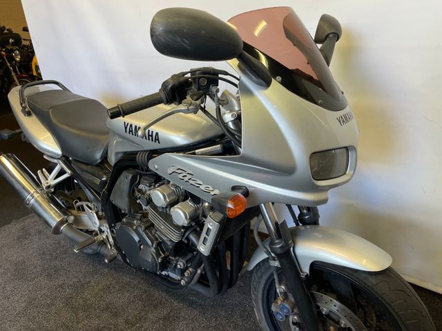 yamaha - fzs-600-fazer