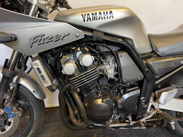 yamaha - fzs-600-fazer