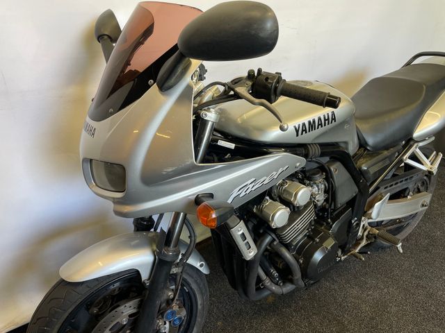 yamaha - fzs-600-fazer