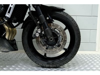 YAMAHA FZS 600 FAZER – foto 2