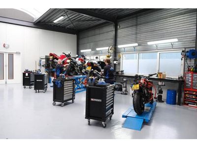 YAMAHA FZS 600 FAZER – foto 4