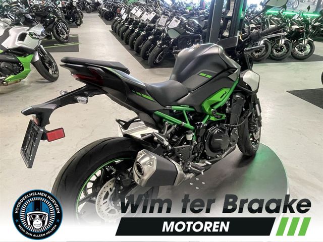 kawasaki - z900