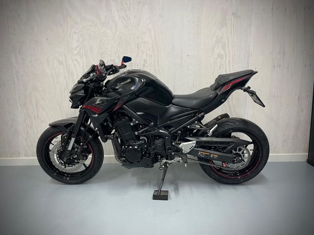 kawasaki - z900