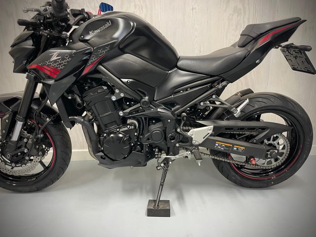 kawasaki - z900