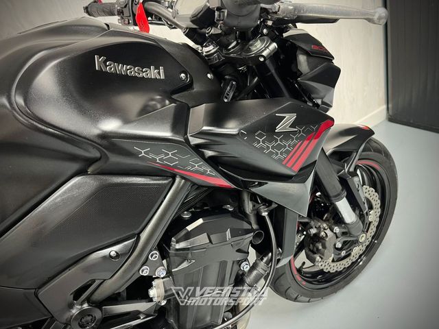 kawasaki - z900