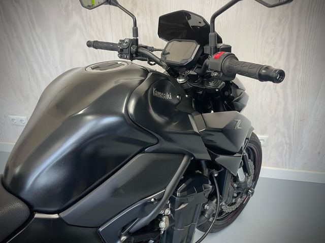 kawasaki - z900