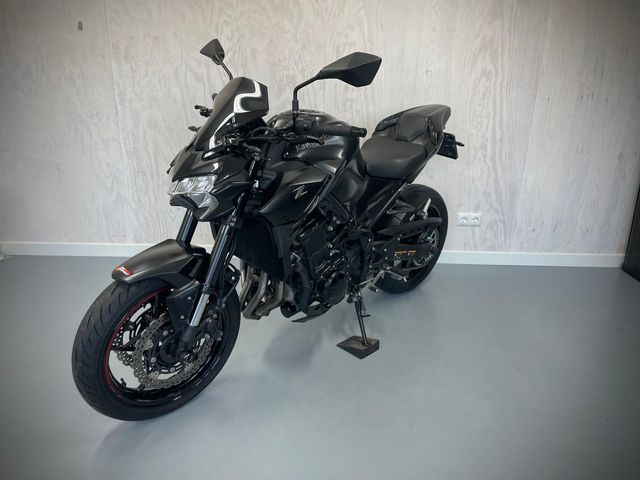 kawasaki - z900