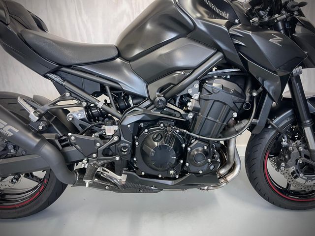 kawasaki - z900