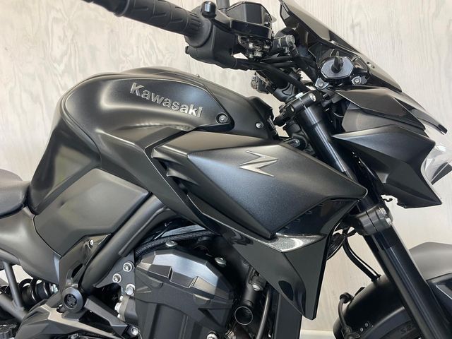 kawasaki - z900