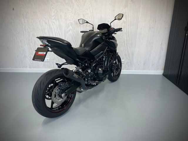kawasaki - z900