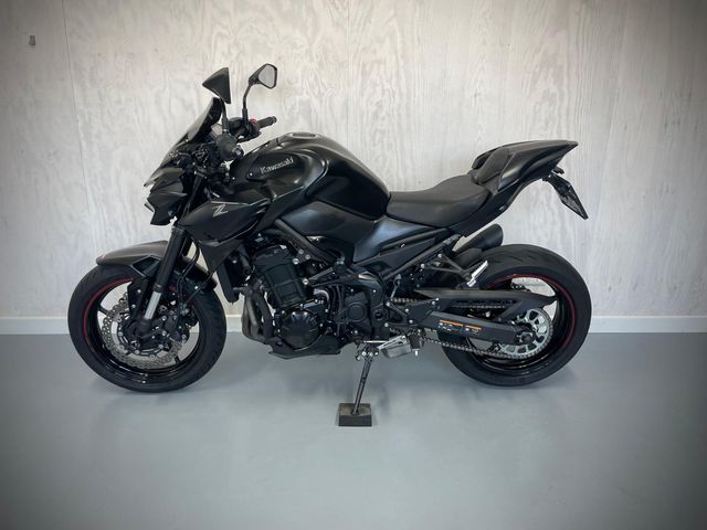 kawasaki - z900