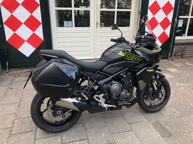 triumph - tiger-800-sport