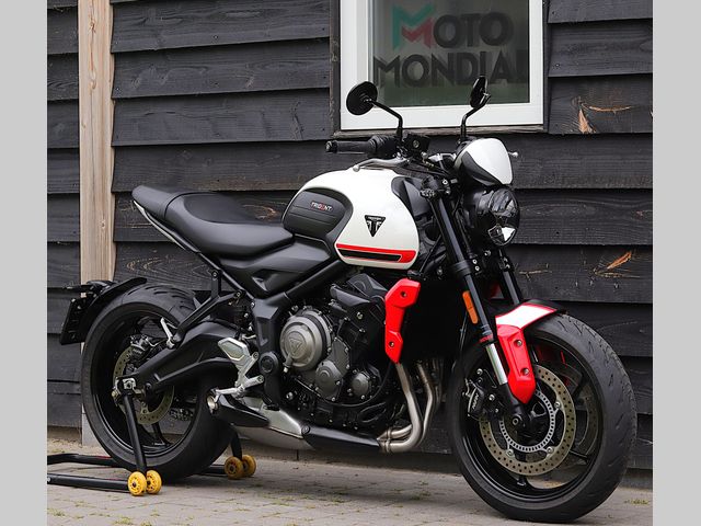 triumph - trident-660