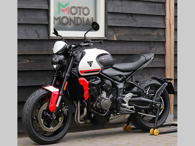 triumph - trident-660