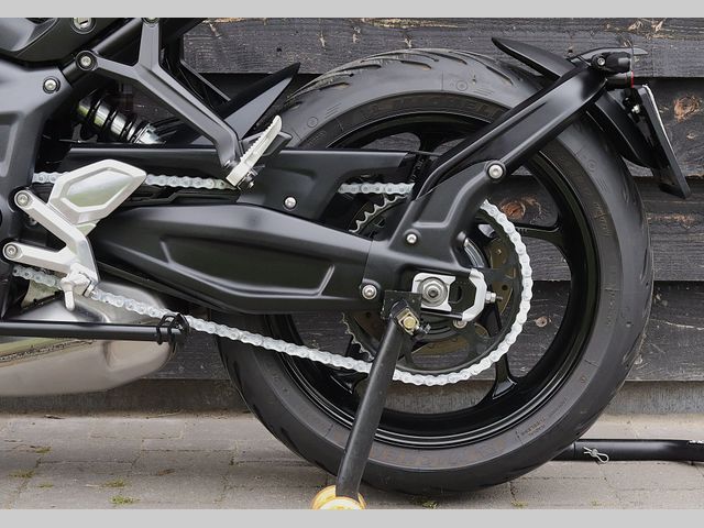 triumph - trident-660