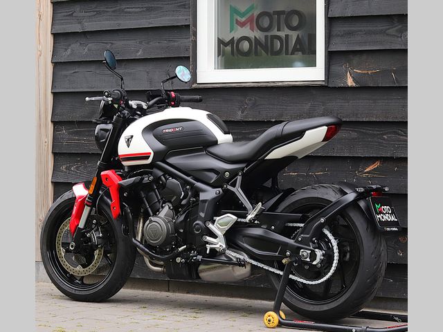 triumph - trident-660