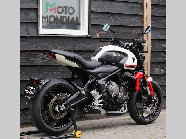 triumph - trident-660