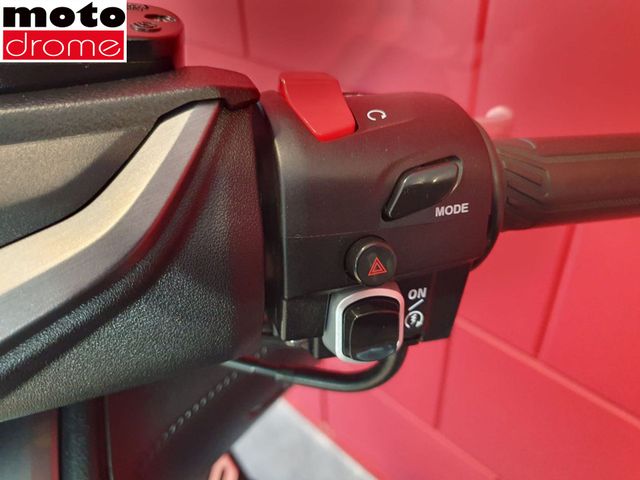 yamaha - tmax-tech-max-560