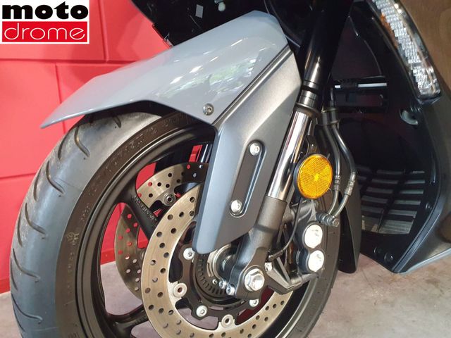 yamaha - tmax-tech-max-560