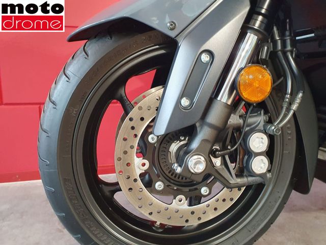 yamaha - tmax-tech-max-560