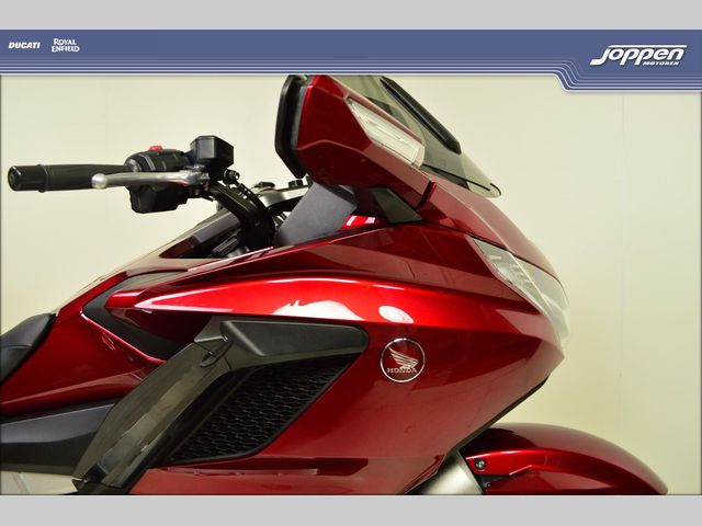 honda - gl-1800-goldwing