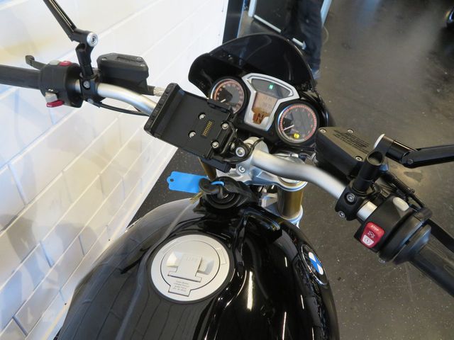 bmw - r-nine-t