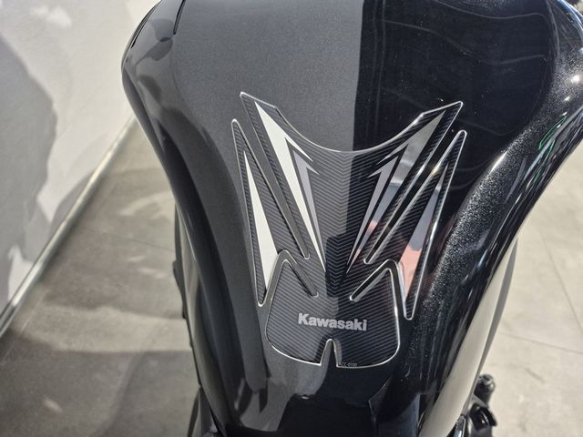 kawasaki - z900-se