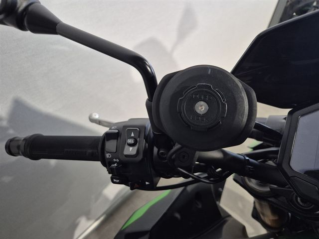 kawasaki - z900-se