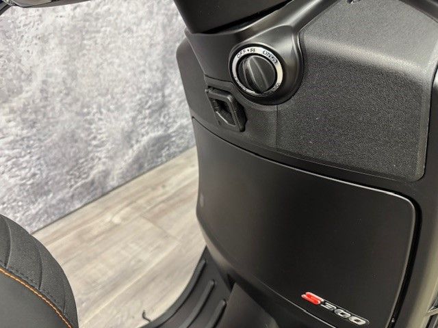 vespa - gts-300-super-sport