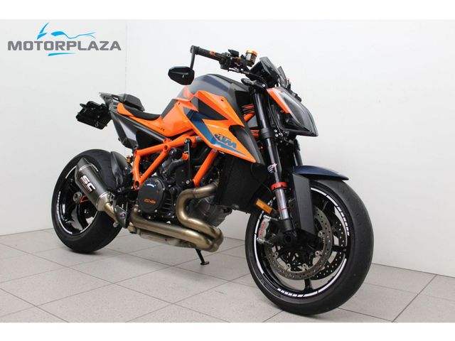 ktm - 1290-super-duke-r