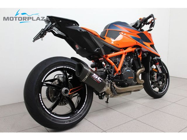 ktm - 1290-super-duke-r
